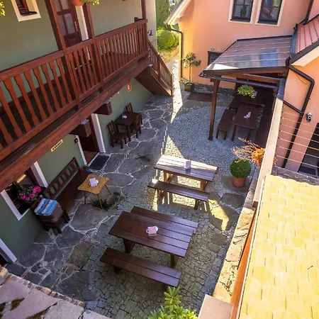 提戀膳食公寓 3* Cesky Krumlov